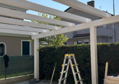 Arredi outdoor su misura a Verona – Soluzioni per giardini e terrazze, pergola in legno Verona